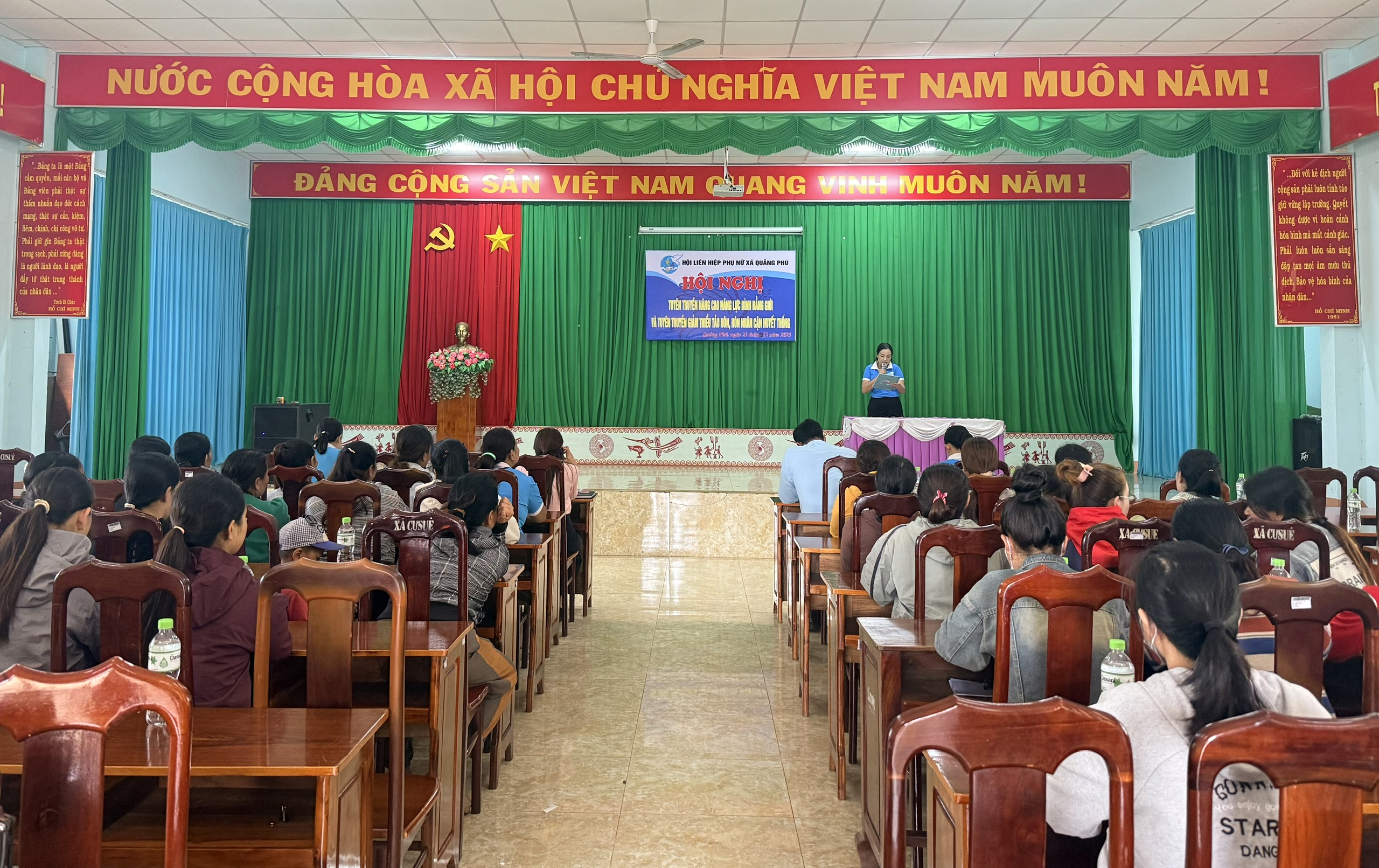 Quang cảnh hội nghị